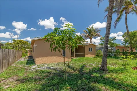 4981 SW 7th Street Margate FL 33068
