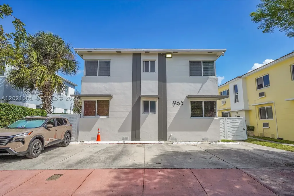 965 Bay Drive Miami Beach FL 33141