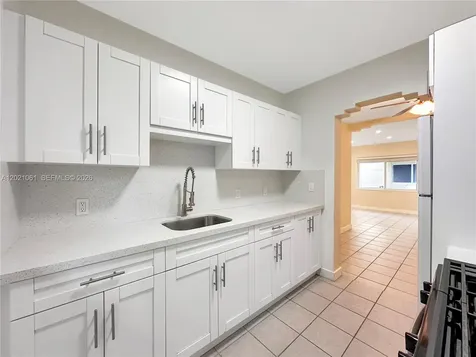 965 Bay Drive Miami Beach FL 33141