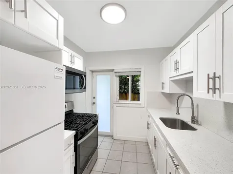 965 Bay Drive Miami Beach FL 33141