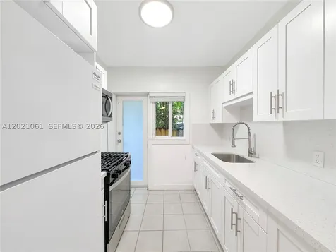 965 Bay Drive Miami Beach FL 33141