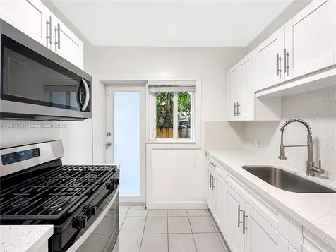 965 Bay Drive Miami Beach FL 33141
