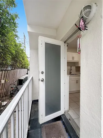 965 Bay Drive Miami Beach FL 33141