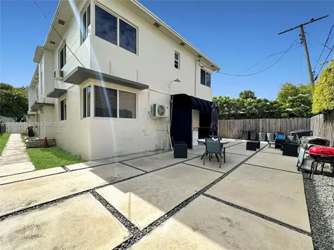 965 Bay Drive Miami Beach FL 33141