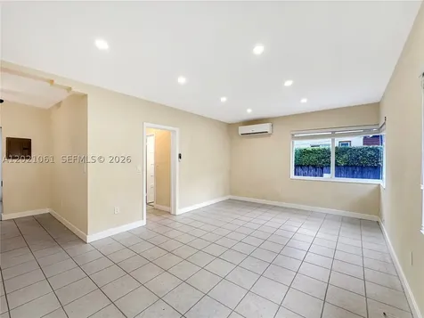 965 Bay Drive Miami Beach FL 33141