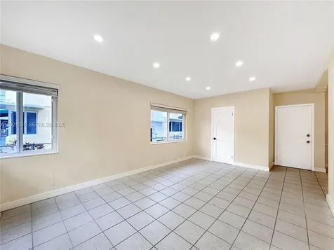 965 Bay Drive Miami Beach FL 33141