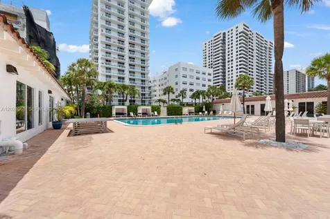 2457 Collins Avenue Miami Beach FL 33140