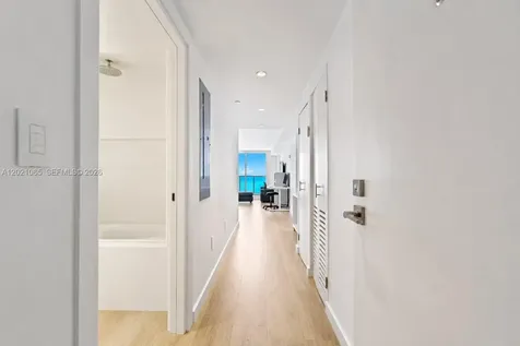 2457 Collins Avenue Miami Beach FL 33140