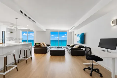 2457 Collins Avenue Miami Beach FL 33140