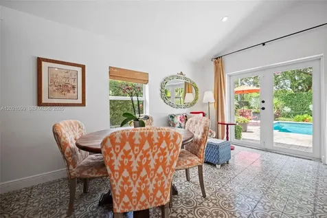 37 Deer Run Miami Springs FL 33166