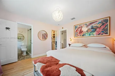 37 Deer Run Miami Springs FL 33166