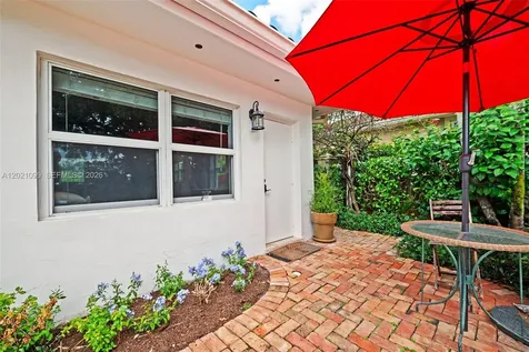 37 Deer Run Miami Springs FL 33166