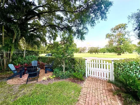 37 Deer Run Miami Springs FL 33166