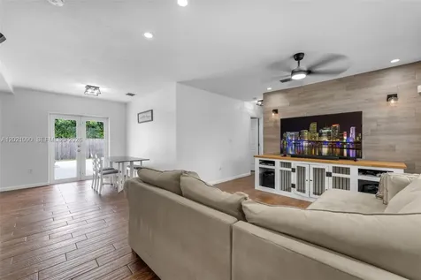 16325 SW 276th Terrace Homestead FL 33031