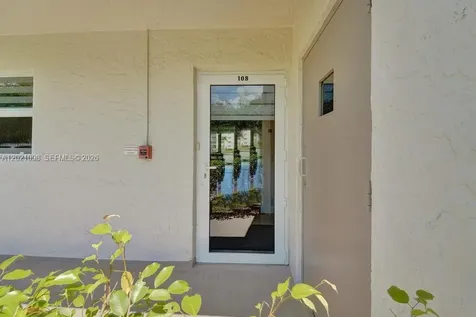 1025 SE 3rd Avenue Dania Beach FL 33004
