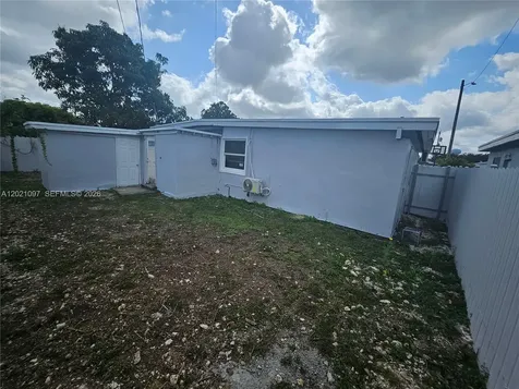528 NW 10th Street Florida City FL 33034