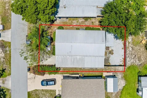 7717 SE Swan Avenue Hobe Sound FL 33455