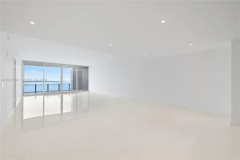 300 Biscayne Blvd Way Miami FL 33131