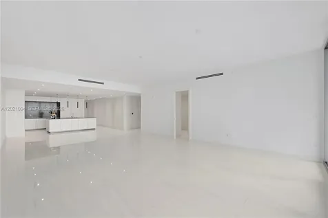 300 Biscayne Blvd Way Miami FL 33131