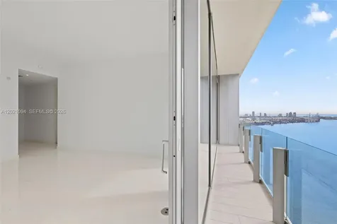 300 Biscayne Blvd Way Miami FL 33131