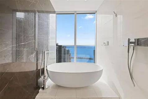 300 Biscayne Blvd Way Miami FL 33131