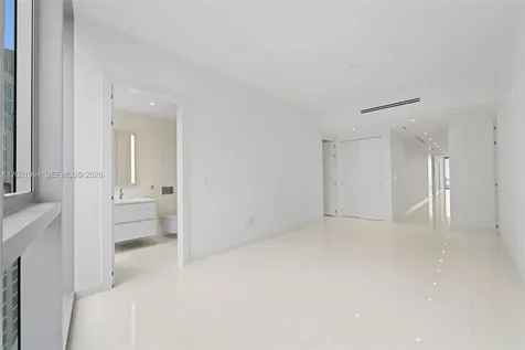 300 Biscayne Blvd Way Miami FL 33131