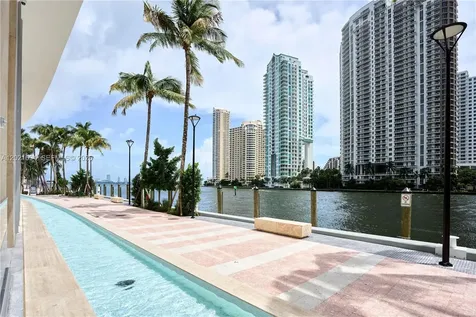 300 Biscayne Blvd Way Miami FL 33131