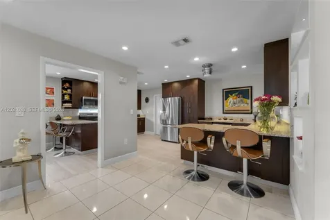 5500 SW 87th Avenue Miami FL 33165