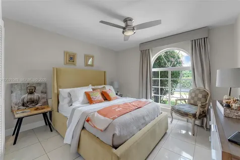5500 SW 87th Avenue Miami FL 33165