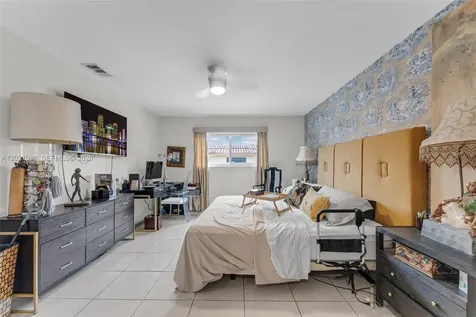 5500 SW 87th Avenue Miami FL 33165