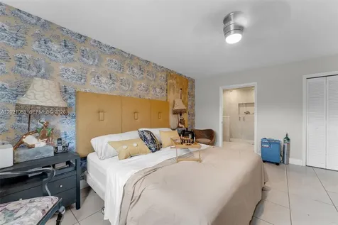 5500 SW 87th Avenue Miami FL 33165