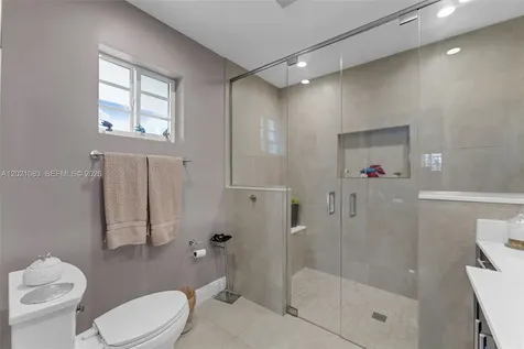 5500 SW 87th Avenue Miami FL 33165