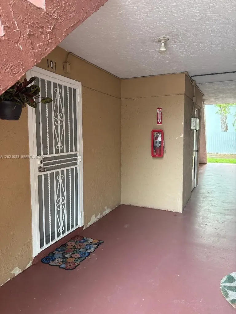 220 NW 107th Avenue Miami FL 33172