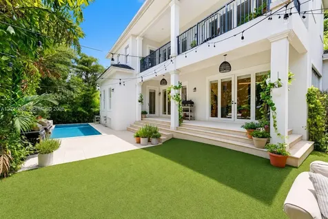 442 Ridgewood Road Key Biscayne FL 33149