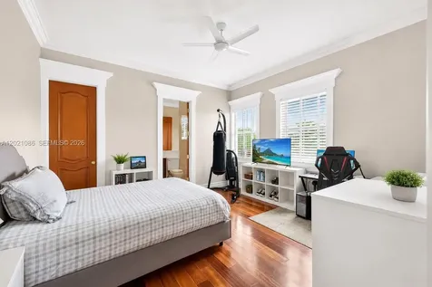 442 Ridgewood Road Key Biscayne FL 33149