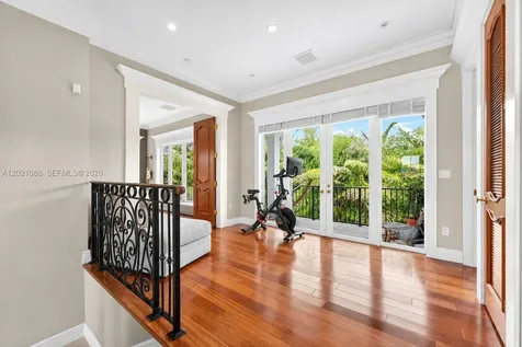 442 Ridgewood Road Key Biscayne FL 33149