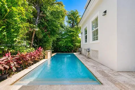 442 Ridgewood Road Key Biscayne FL 33149