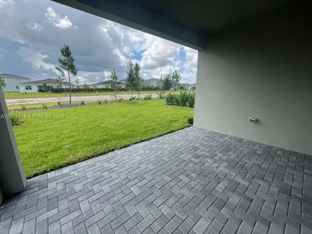 1742 Hoot Owl Hollow Loxahatchee FL 33470