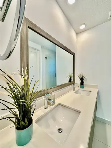 6401 NW 103rd Place Doral FL 33178