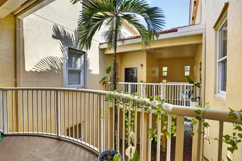 120 Jacaranda Country Club Drive Plantation FL 33324