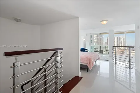 41 SE 5th Street Miami FL 33131