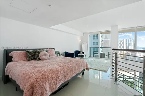 41 SE 5th Street Miami FL 33131