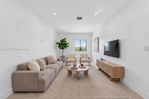 1895 NW 47th Terrace Miami FL 33142