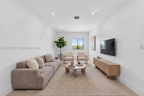 1895 NW 47th Terrace Miami FL 33142