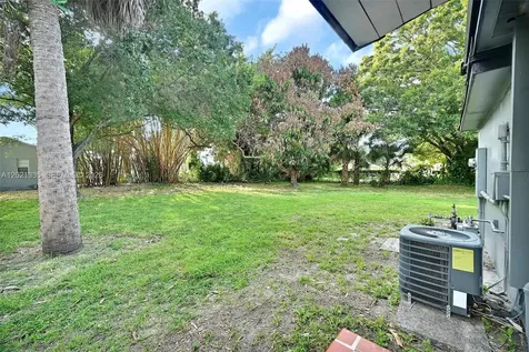 511 S 11th Street Fort Pierce FL 34950