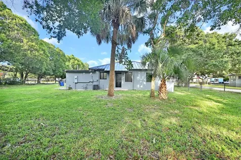 511 S 11th Street Fort Pierce FL 34950