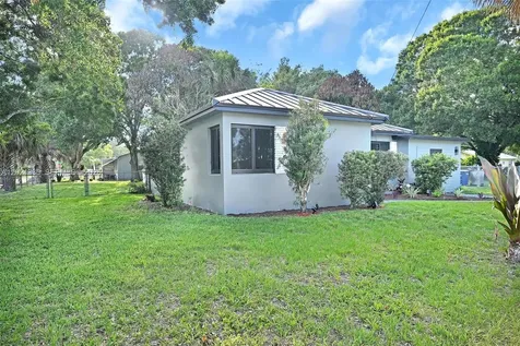 511 S 11th Street Fort Pierce FL 34950