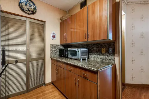 19601 E Country Club Drive Aventura FL 33180