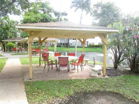 5111 W Oakland Park Boulevard Lauderdale Lakes FL 33313