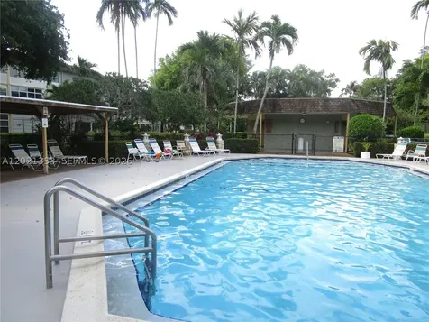 5111 W Oakland Park Boulevard Lauderdale Lakes FL 33313